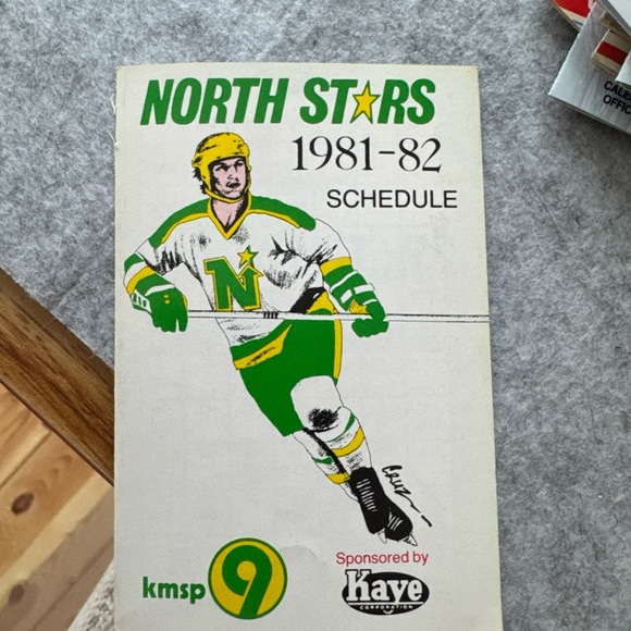 Vintage Hockey Program Collection - Picture 6 of 14